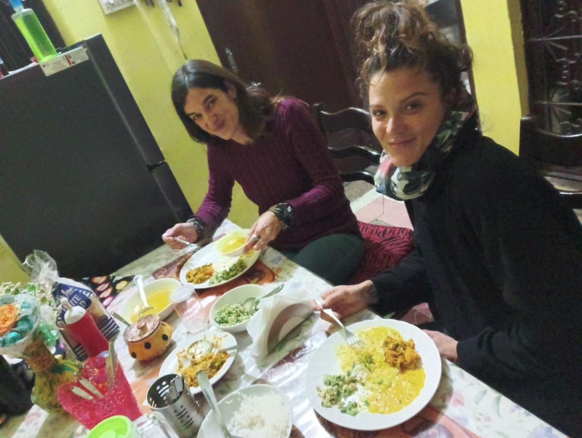 Nadya Homestay For Female & Family Jaipur Bagian luar foto