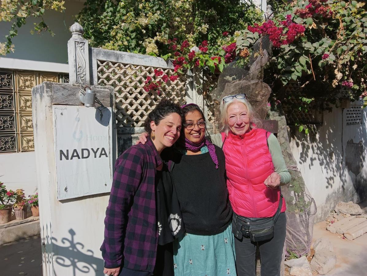 Nadya Homestay For Female & Family Jaipur Bagian luar foto