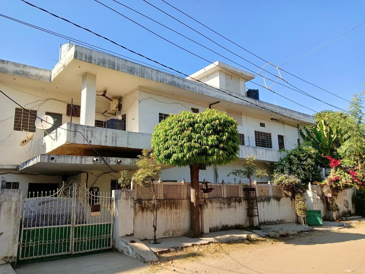 Nadya Homestay For Female & Family Jaipur Bagian luar foto