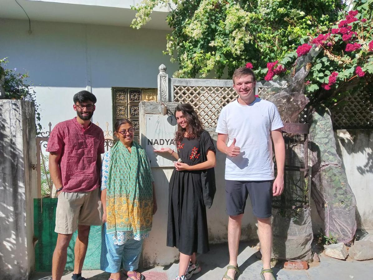 Nadya Homestay For Female & Family Jaipur Bagian luar foto