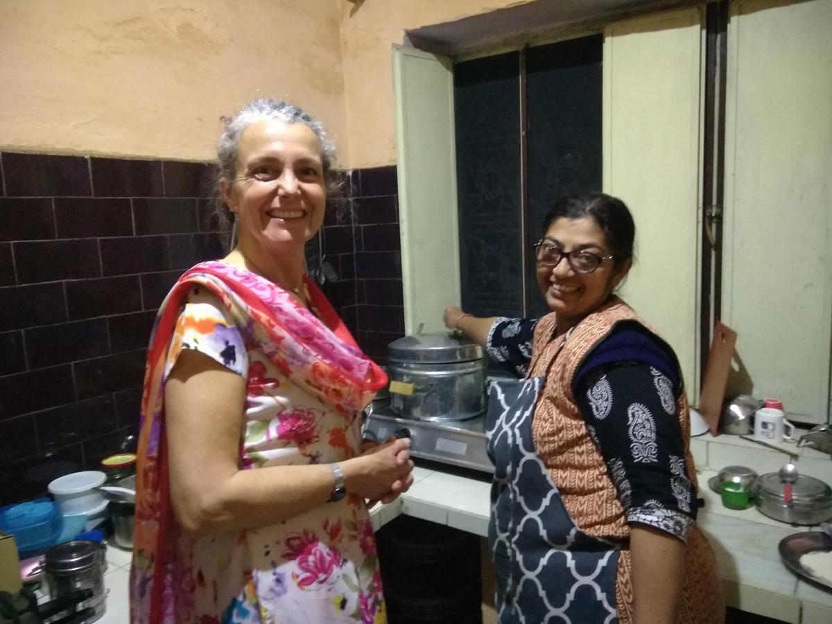 Nadya Homestay For Female & Family Jaipur Bagian luar foto