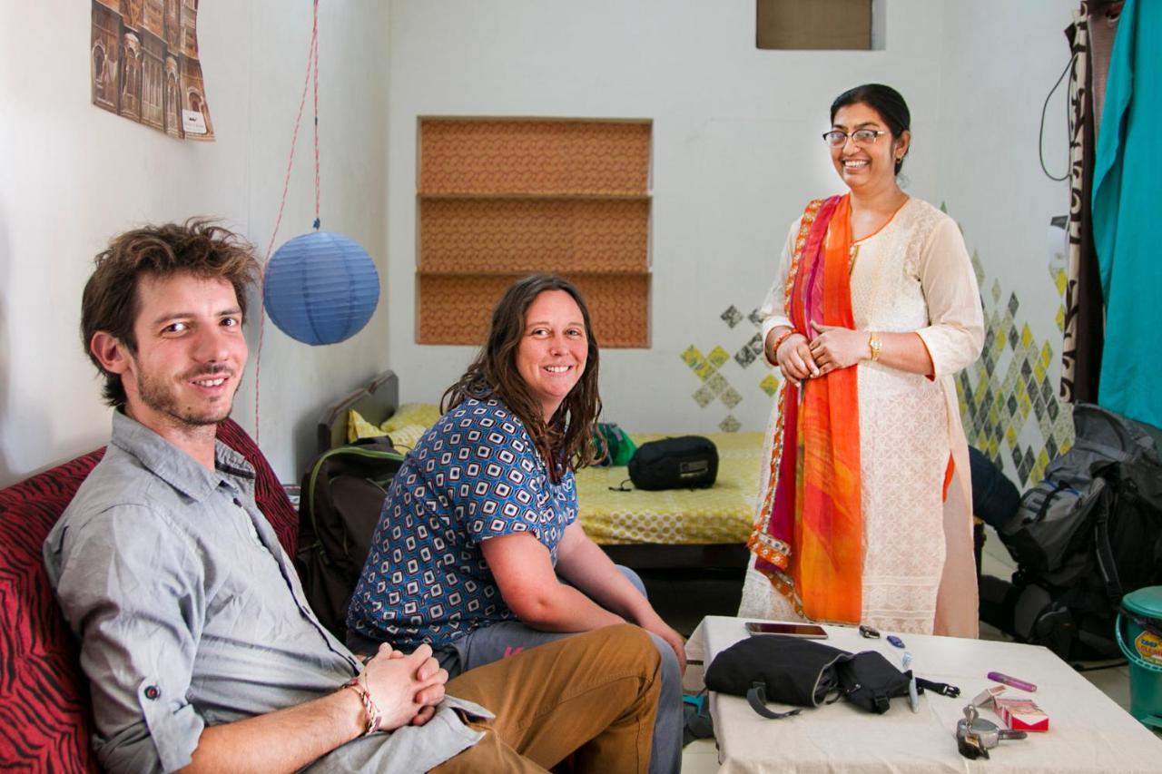 Nadya Homestay For Female & Family Jaipur Bagian luar foto