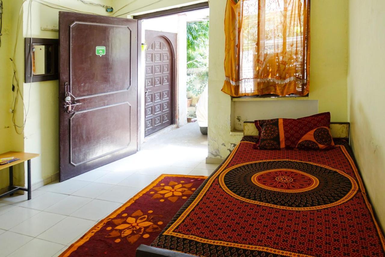 Nadya Homestay For Female & Family Jaipur Bagian luar foto