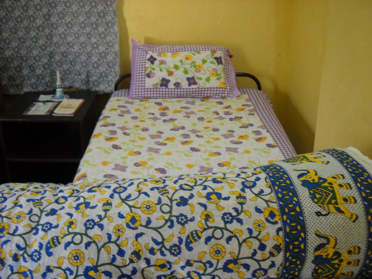 Nadya Homestay For Female & Family Jaipur Bagian luar foto