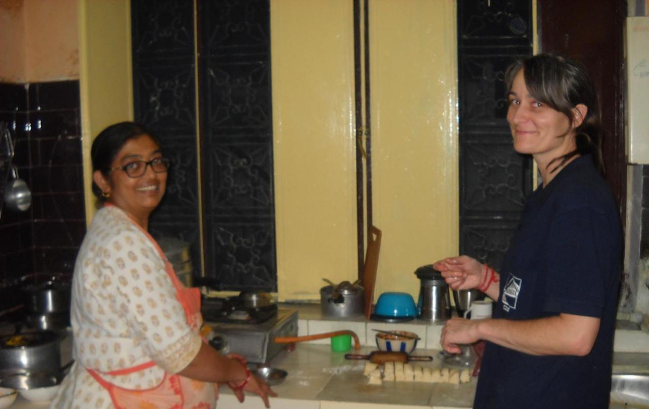 Nadya Homestay For Female & Family Jaipur Bagian luar foto