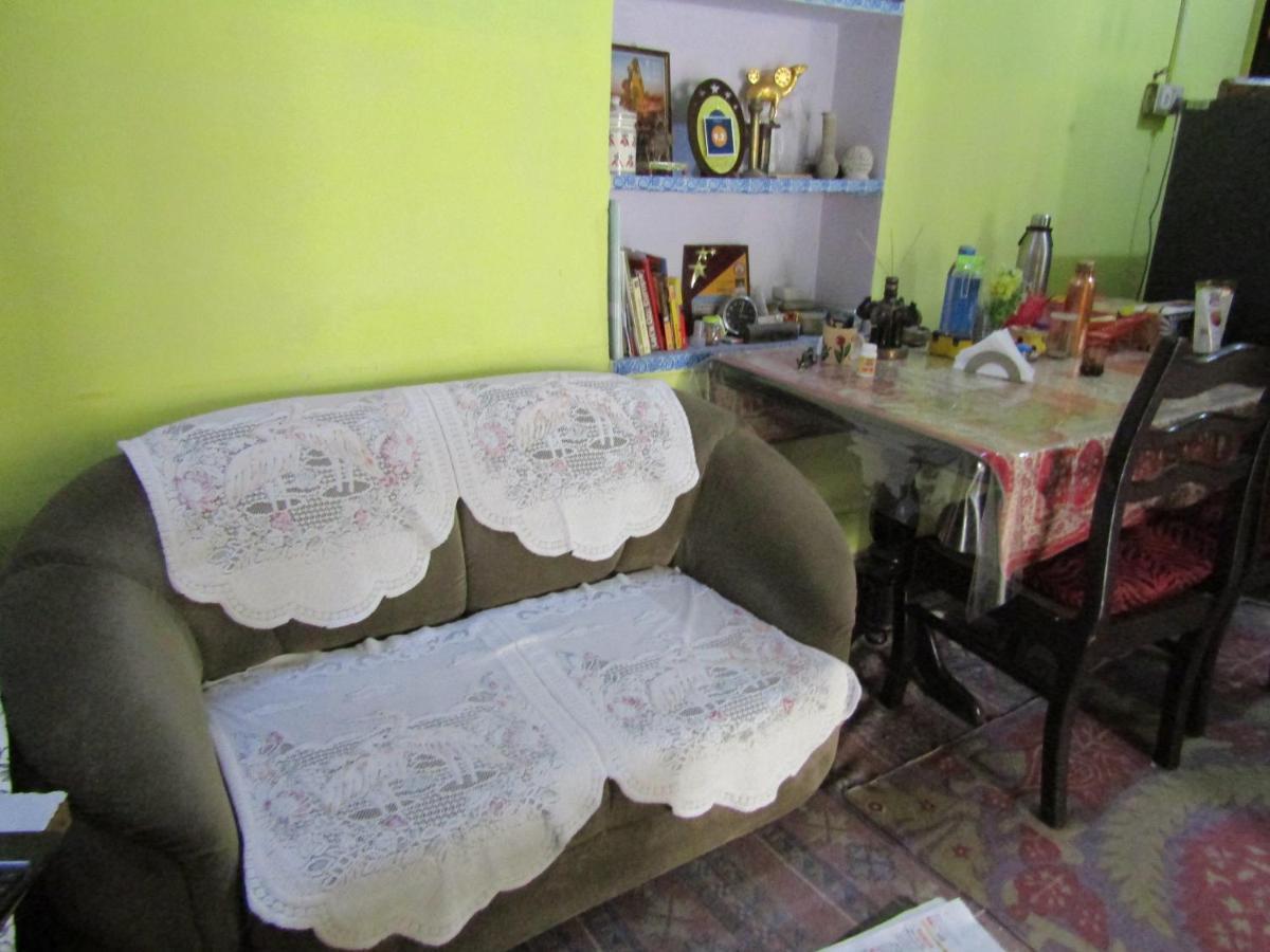 Nadya Homestay For Female & Family Jaipur Bagian luar foto
